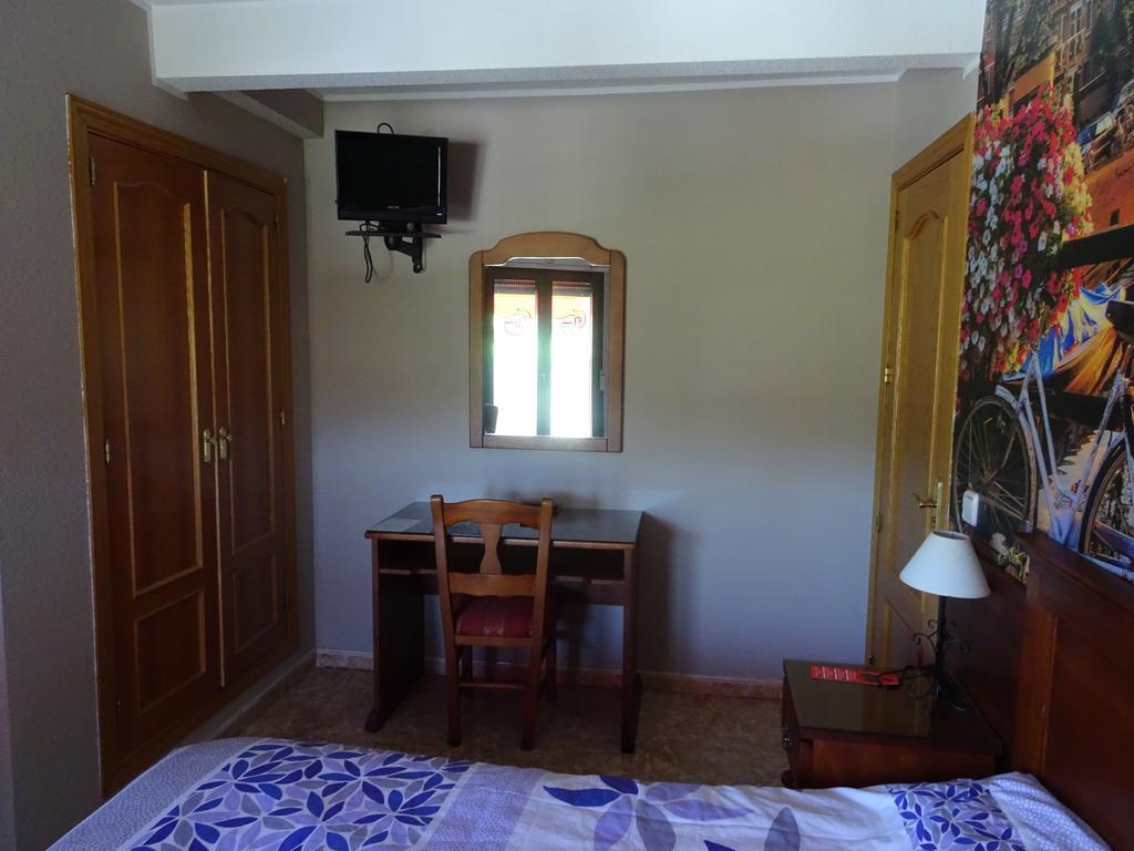 Hostal Gonzalez Guadarrama Exterior photo